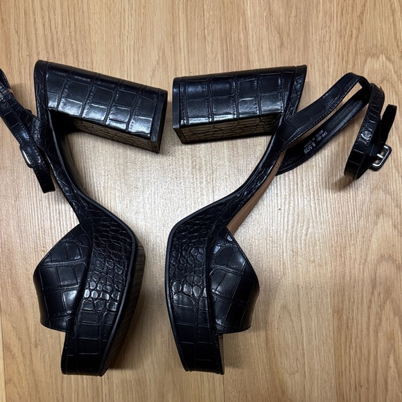 Chinese laundry size 8.5 women’s  Croc-Embossed Women's Heels - Picture 4 of 9